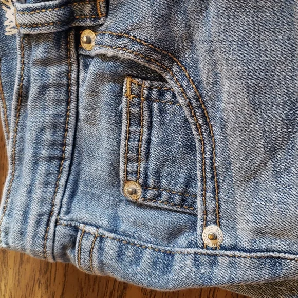 Distressed Jean Shorts - Picture 6 of 7